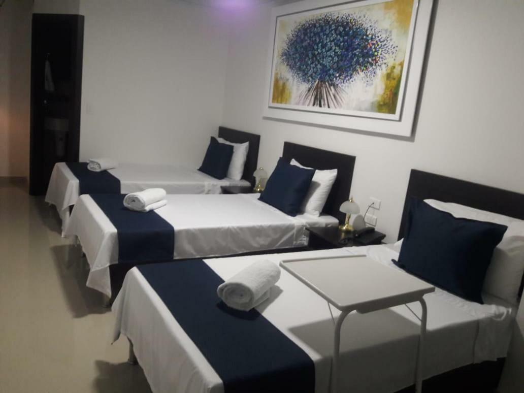 Hotel Giron Plaza ภายนอก รูปภาพ